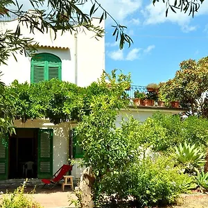 Seafront Garden House Apartment
